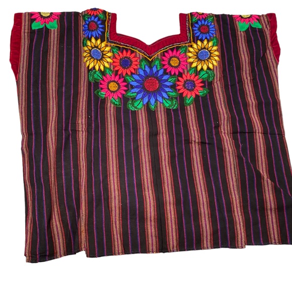 Hand Made Mayan floral embroidered top no size - Picture 1 of 11